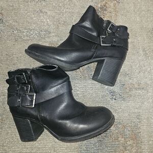 Black Ankle Boots with Buckle Detail And Chunky Heel